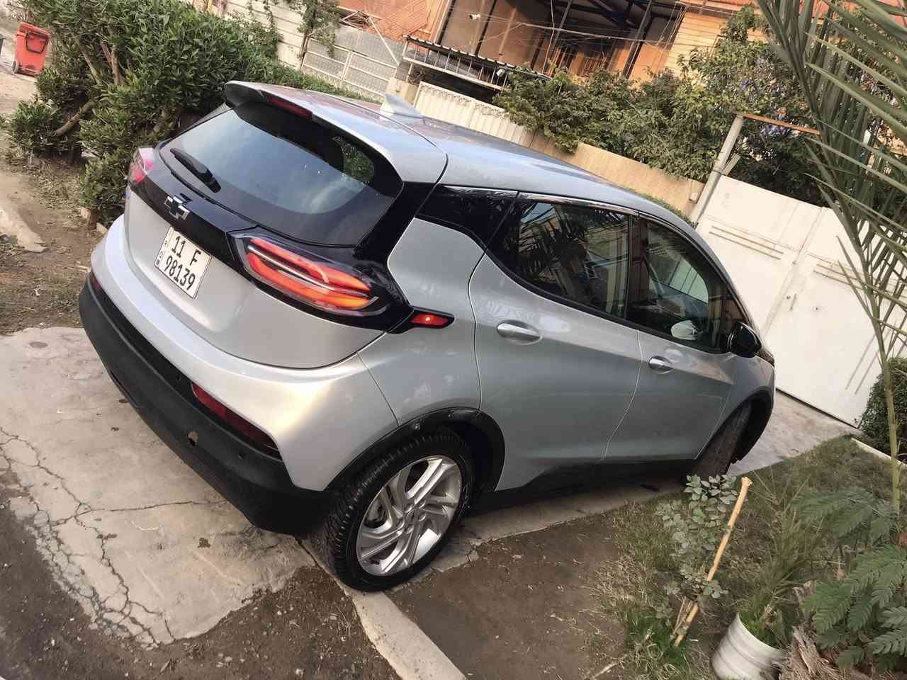 السلام عليكم
شوفروليت بولت 2023 EV

رقم بغداد

كهرباء بالكامل تقطع بالشحنة 500 إلى 540 كليو

ماشية 18 ألف بدون اي نقص جاهزة من كل شي

سعرها 12500 $ وبيها مجال بسيط

نصف البنيد ونصف الجاملغ صبغ

مكانها بغداد / الشعب ***********
