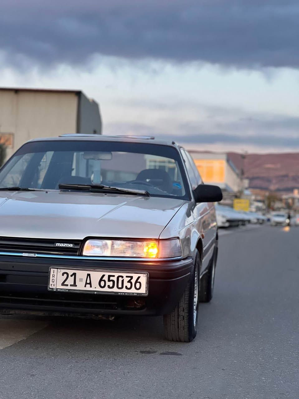 سلاو 
مازدا ٨. بةخ. 
موديل_١٩٩١
كامل بوياخ لةسةر شوخن
رقةم باريكةو بةناوي خومانةوةية 
سةيارةكةً بي زور جوان ماوةتةوة
٤ تايةيي لوكي لةًژيرة 
سةيارةكة بي نوقسانية 
لة سليمانيم
سعري ٣٨ گةلاو معامةلة
*********** السليمانية, العراق
