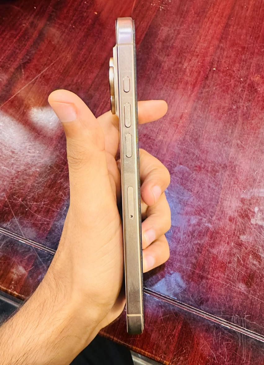 ايفون 16برو ماكس ذاكره 256 بطاريه 93 الجهاز ماستر ومداخل تصليح ومكفول كارتونه مطابق تاخذه من باب البيت

***********
