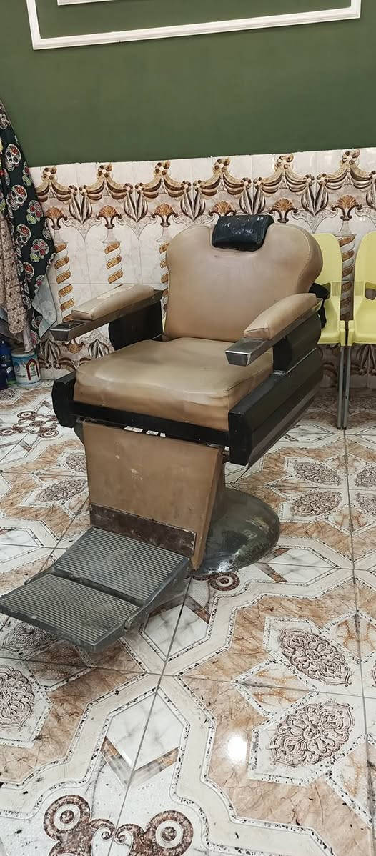 السلام عليكم كرسي شبح ثابت شغال كامل
السعر 125 بي مجال 
***********
المكان شطره
