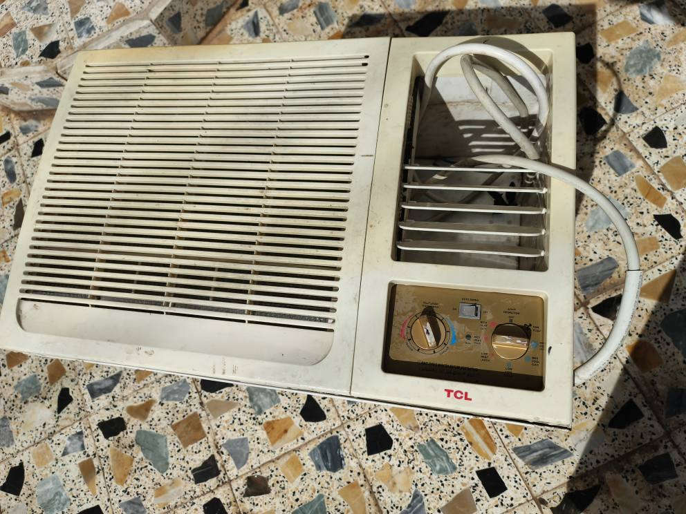 مره خصت صاحب لكروب مكيف للبيع السعر 125بي مجال قليل شغال مكاني جمعيات نهايت شارع عشرين رقمي ***********بس عل خط اتواجد عمارة, ميسان
