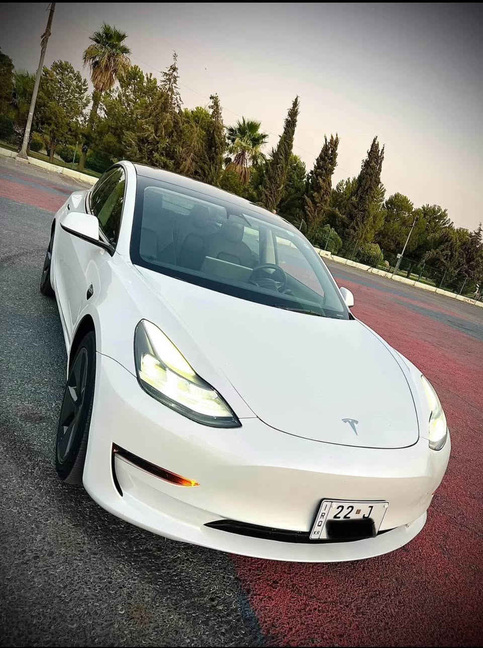 Tesla model 3 2023
قطعتين تبديل بيلادي 
شبرين دوسة صبغ
بدون دواخل ارباك 
امامي خلفي كبس 
بدون مصرف سيارة 
كهربايت بشرط
ماشي 40 الف كم 
سعر 178 ورقة مجال 
مكان اربيل 
رقم موبايل _***********
واتساب موجود
