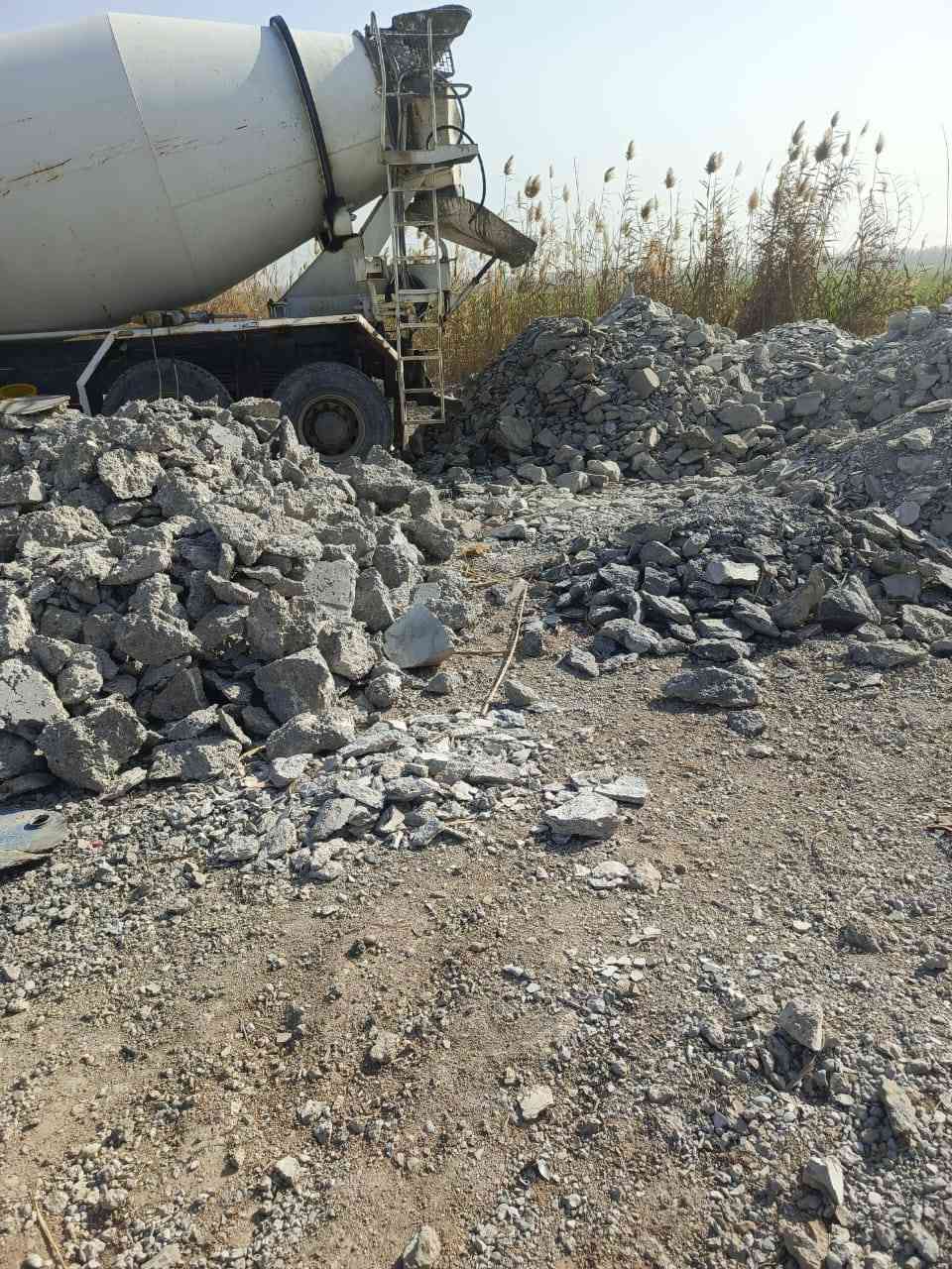 إني اشتغل التكليس الكونكريت لي بل خباطات ومكفول من الرصعات واشتغل تنضيف بواري البمات ولسرندرات ***********
