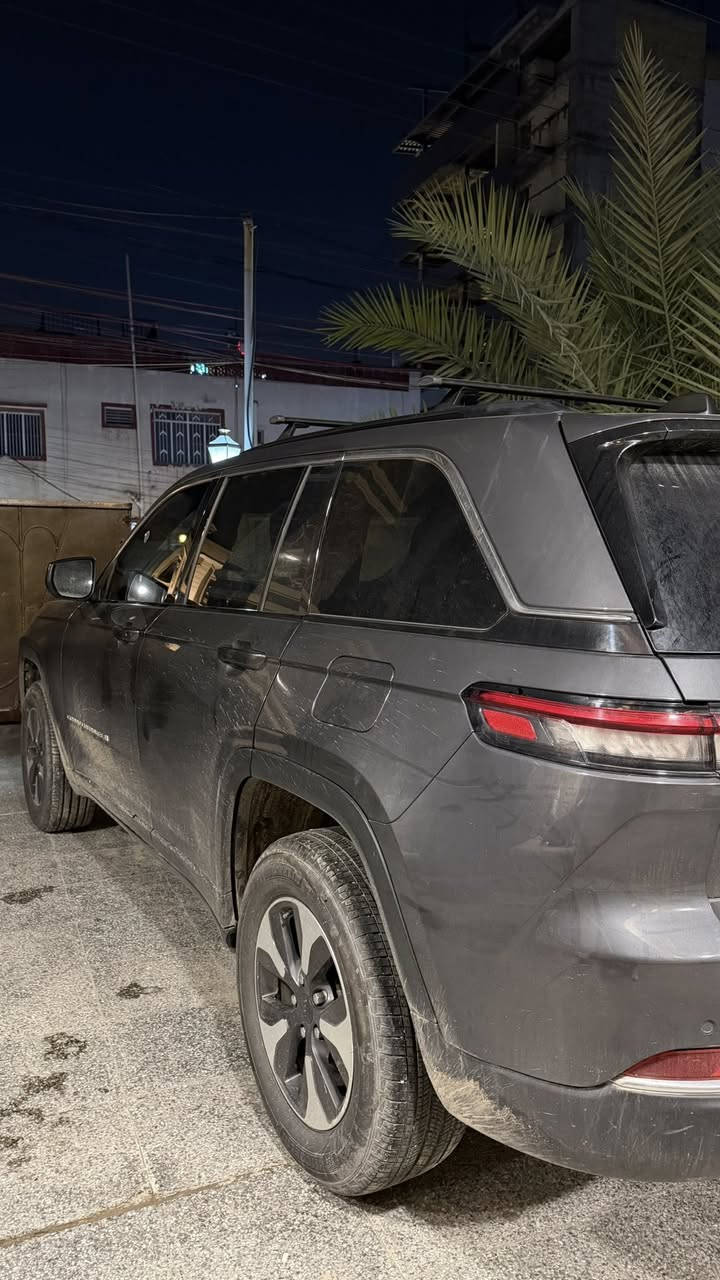 السلام عليكم 
جيب لاريدو 2024
ماشيه 12 ميل 
مواصفات 
كشانه كهرباء 
بصمه 
فتحه 
رادار تفاعلي 
مثبت سرعه 
بيهه شبر صبغ 
لايتات لد
للاستفسار: ***********
السعر 30 وبيها مجال 
شهداء السياره
