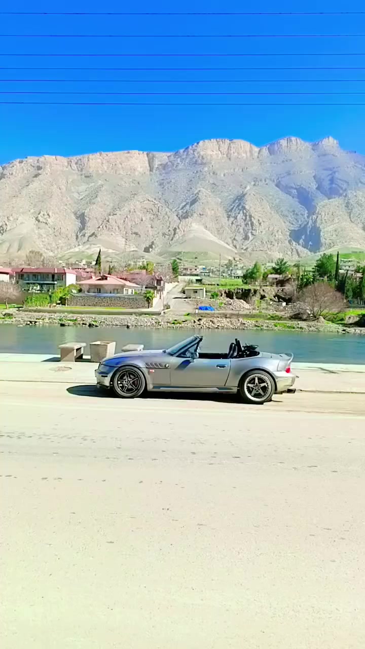 السلام عليكم bmwZ3
موديل2000 مكينه 28 دبل فانوس 
كير عادي رياضي 
لون سلفر 7 الوان شذري متغير 
اكزوز رياضي 
ويل 18 
لايت زنون شيطاني 
مكفوله من دكه الجاكوج
رقم بصره دولي مميز 16164
سياره كشف ميكانيك
المكان بغداد الشعب 
السعر 60
***********
علمآ الوحيده بالعراق موديل 2000 من اصل 3 سيارات بس

