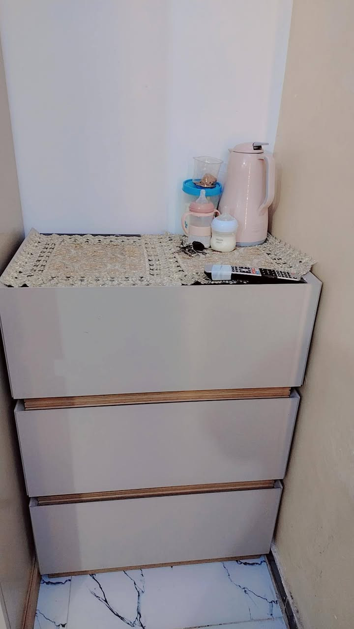 غرفه نوم اخت الجديده نضافه 90٪100 ماصار شهرين من مشتريتها متكونه من 6 قطع فوول فوول المواصفات😍😍 سعرها 3ملاين 💸و بيها مجال 😌


**إذا كنت صاحب هذا الإعلان وتريد حذفه لأي سبب، رجاءا أرسل رسالة إلى الدعم الفني**