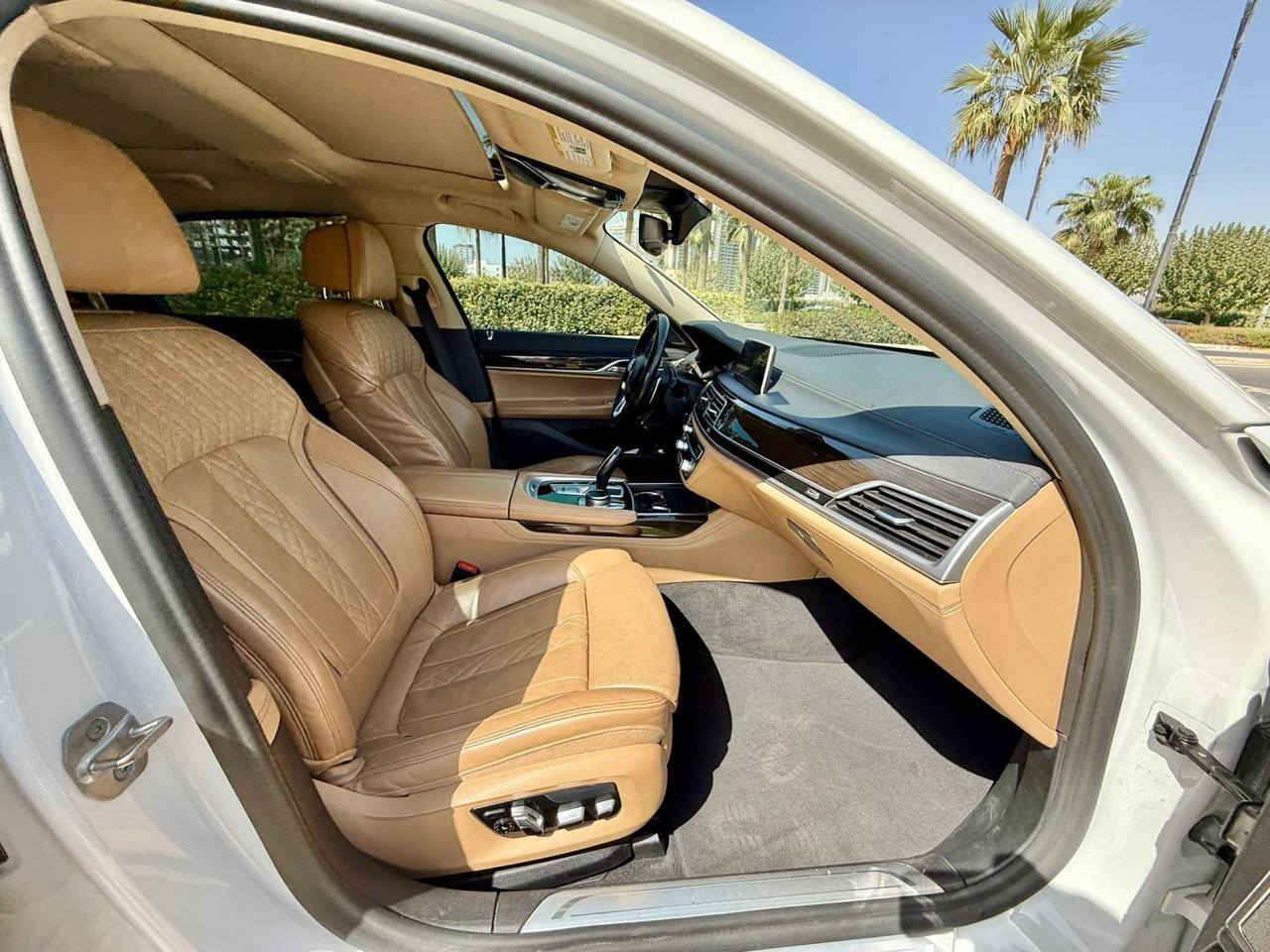 للبيع Bmw740iكلين تايتل مكفولة ماشية 70 الف رقم دهوك بأسمي سنوية هزة جديدة مكانها بغداد سيارة جديدة وما ناقصها شي السعر ٤٣ الف دولار للاستفسار ***********
