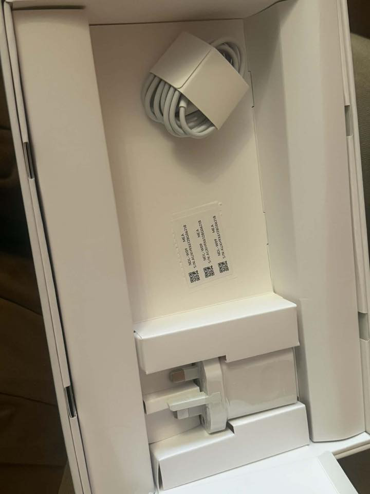 السلام عليكم 
ايباد هونر جديد   Honor pad x8aللبيع بس فتحناه شحناه مره وحده  بي كڤر جديد ولزكة ضد الكسر هاي مجاناً الكم 
ذاكره ١٢٨ 
السعر ٢٣٠ الف 

الاستفسار ***********
