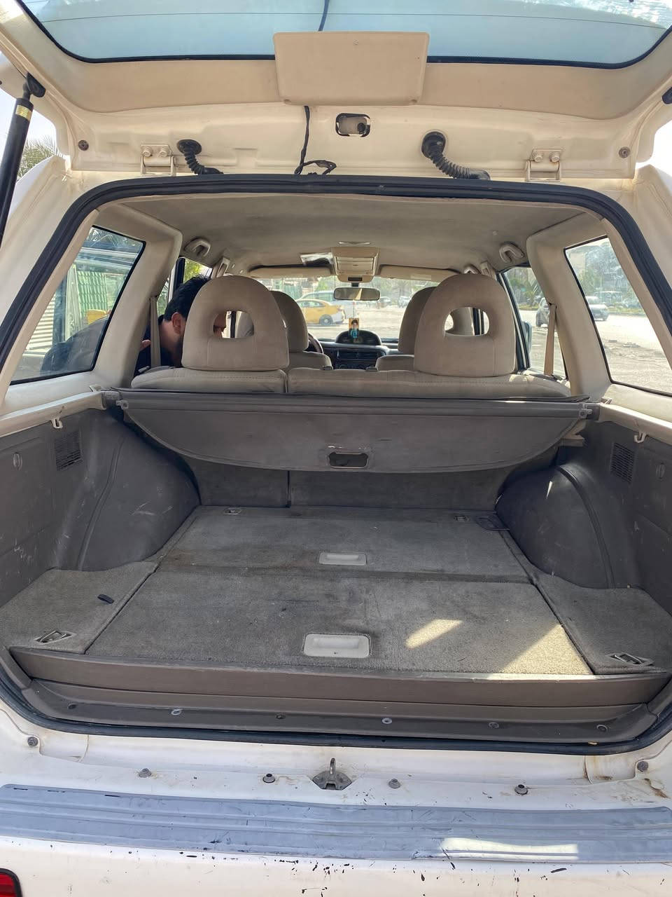 السلام عليكم ورحمة الله وبركاته
سياره ناتيفيا (2008)سيارة خير من الله
تخم تاير صدر خلفي جديد سيارة
السعر 105 /$/***********
