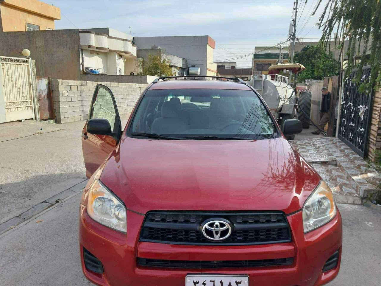 تويتا رافور  ٢٠١٢  به ناوي خومه وه يه سنوى تاكو ٢٠٢٩  نويه  ته نها دوونيوجاملغى  دواوه ي سبوخه
 جه ميكى بجوكى  دواي هه يه هجي تري  نيه هيج مسروفيكى نيه زور تو ندو توله  هه موو شتى به شه رت
گيرو مه كينه به شه رت.  سعري ١١٥$
له كويه م. 
***********
*********** كويسينجاك, أربيل
