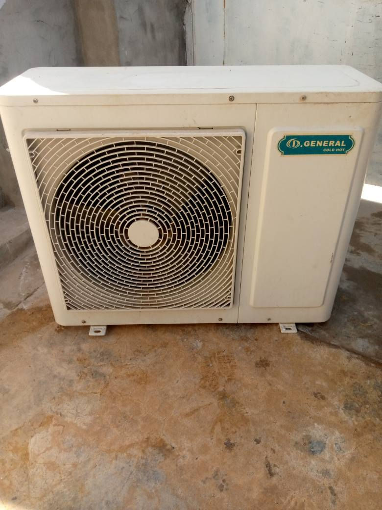 سبلت عمودي طنين وكنديشن إلجي شغالات شرط حيل جدد يرهم مراوس بعاطل ونشتري عاطل *********** كركوك, العراق
