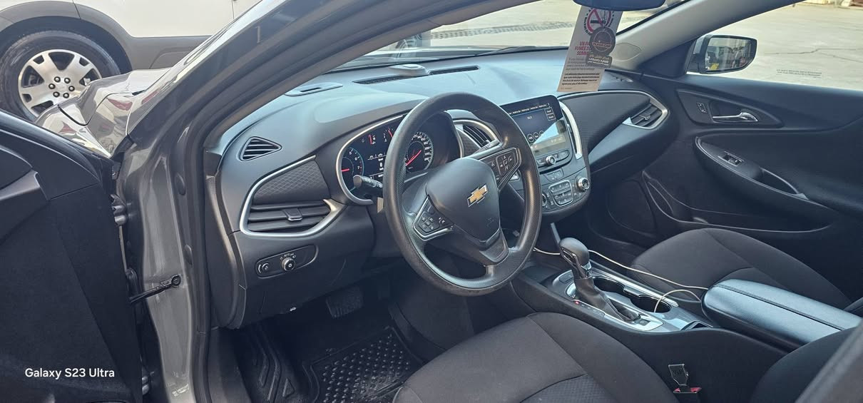 ماليبو للبيع
السعر 125
موديل 2023
بدون اريباك بدون حادث فقط هاي الي بصوره 
السياره كيج 240
رقم الانبار حره 
تحويل ثاني يوم 
سياره جدا نظيفه
***********
