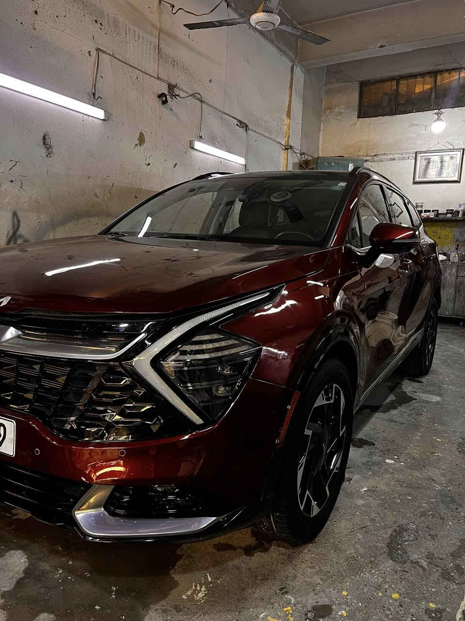 كيا سبورتج برستيج لون كرزي مميز وارد امريكي
ماشيه ٢٦ الف 

رقم بغداد انكليزي 

سياره صبغ دعاميه اماميه فقط وبيها بارد 

صور حادث موجوده سعر ٢٣٨ جماعه ال ٢٣٠ لا تتصل 
سياره حلوه و تسوه 

للتصال ‭***********
