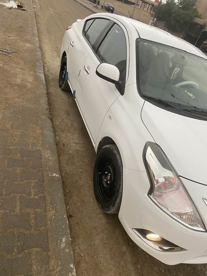 نيسان صني موديل 22  تبريد تدفأ شركه بيه ضربه خفيفه جهت السايق مدكر وباب كد شبر بدون معجون  السياره ماشيه 130 شادله محرك مال موديل23 للمصداقيه لئن تبديل المحرك ما يطلع بل فحص رقم اربيل الجديد تريد وكاله تريد تحويل مكاني البصره السعر 110 وبيه مجال بصيط


**إذا كنت صاحب هذا الإعلان وتريد حذفه لأي سبب، رجاءا أرسل رسالة إلى الدعم الفني**