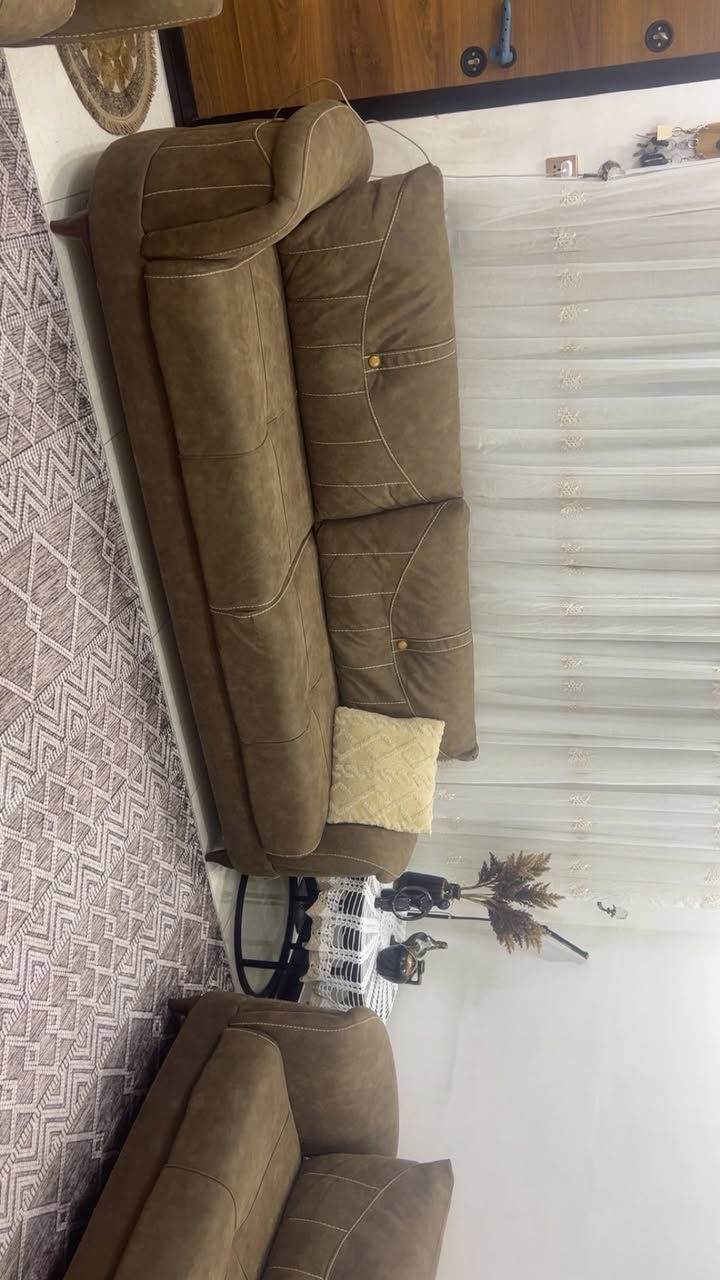 تخم تركي عشر مقاعد يصير سرير وبي مخزن للبيع


**إذا كنت صاحب هذا الإعلان وتريد حذفه لأي سبب، رجاءا أرسل رسالة إلى الدعم الفني**