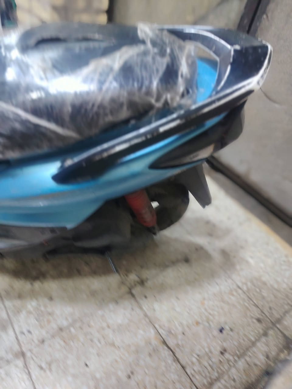 السلام عليكم هاي دراجة سكنس فحل كهربائيات كلهة شغالة نكرة سلف ⚡
اكفلك المكينة من البرغي للبرغي 🔩
كفرات نفس ما جاي تشوف 🎭
السعر 500 الف 
مكاني (بغداد) 
البلديات‌✨
الرقم: ***********
ادخل خاص و كل الهلة بيك
