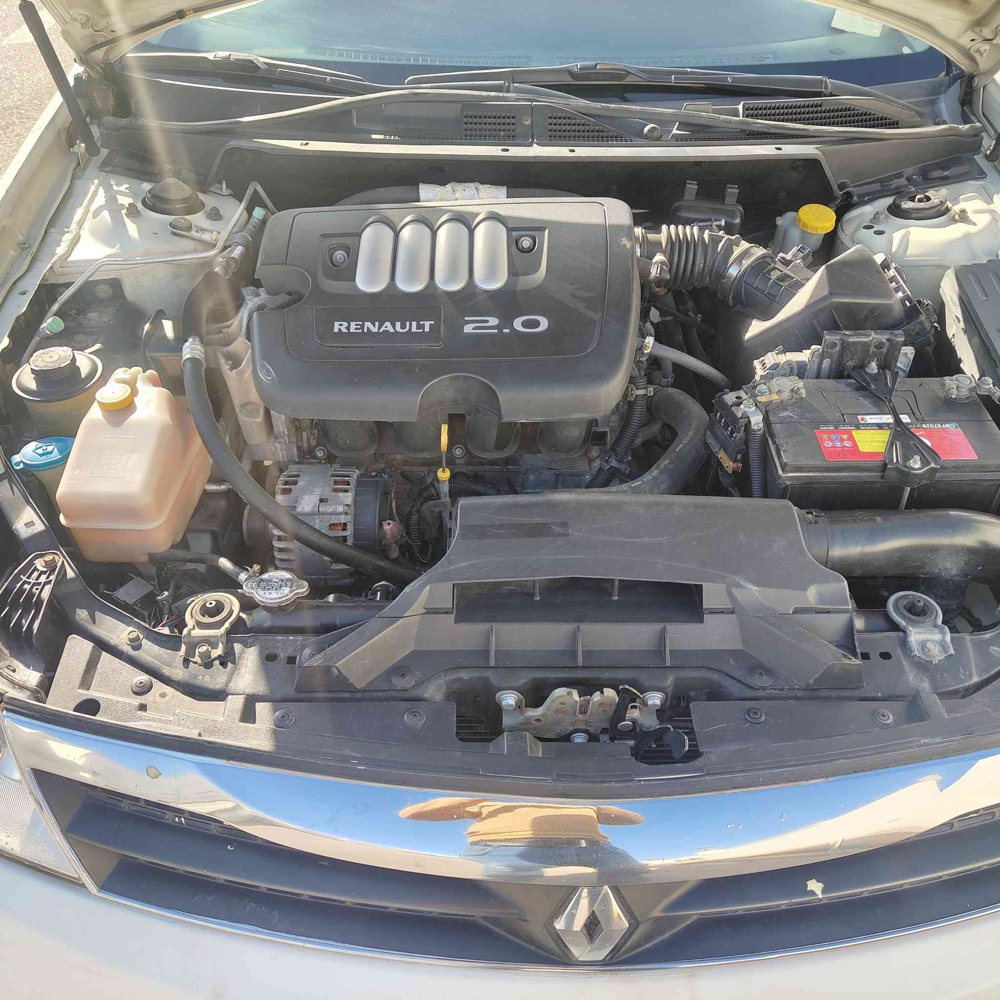 رينو سافران محرك 2000 لون ابيض بصمه رقم اربيل جديد سنويه 2030تدفئه تبريدالسعر103$
***********
