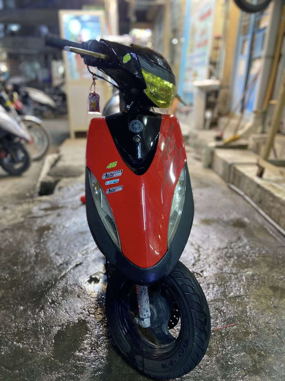 سلام عليكم دراجه مكس عدله حلوه ومرتبه دراجه خير من الله بصمه بكل وكت دراجه بس كفرها ميدل تيرانا دراجه كلها بلاديه شلعه ومعدل خير من الله السعر 700وبيها مجال مكان بغداد رقم ***********
