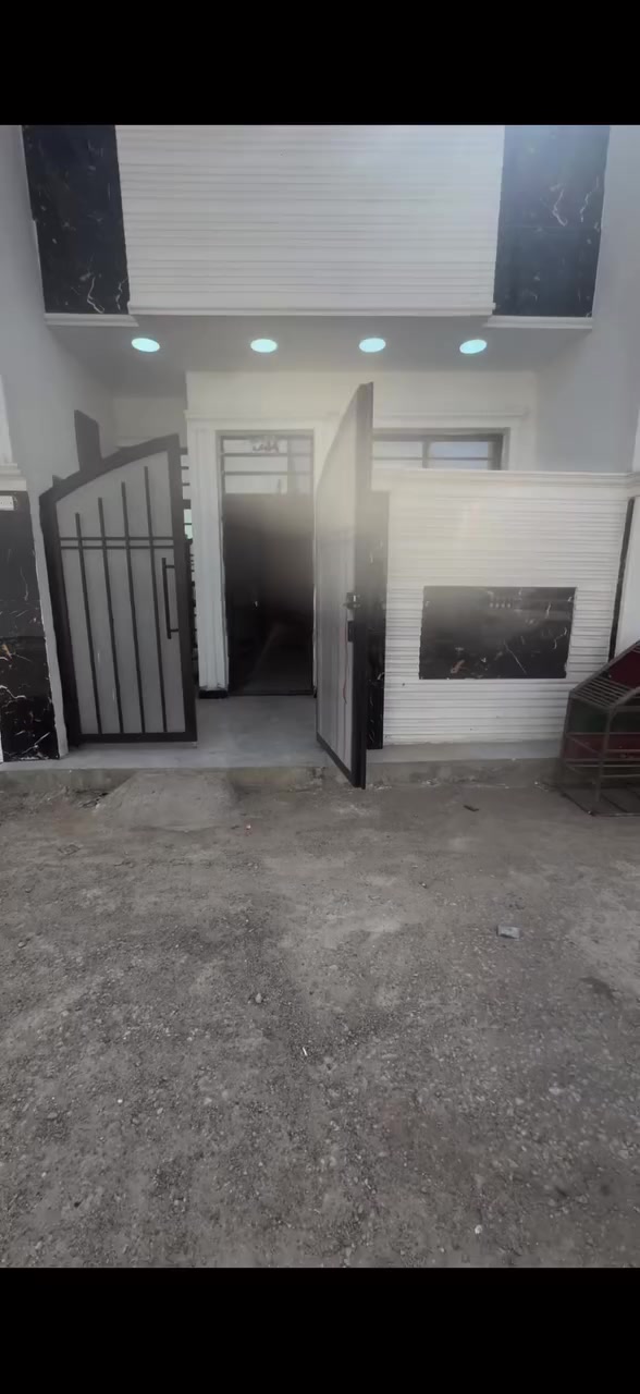 بيت الايجار مساحة 80م يحتوي البيت على صالة او هول أو خدامات او غرفة نوم كبيرة او حديقة داخل البيت العنوان الدورة أبو دشير شارع خط النفط الاستفسار اتصل على الرقم *********** 
 ؟البيت زيرو
