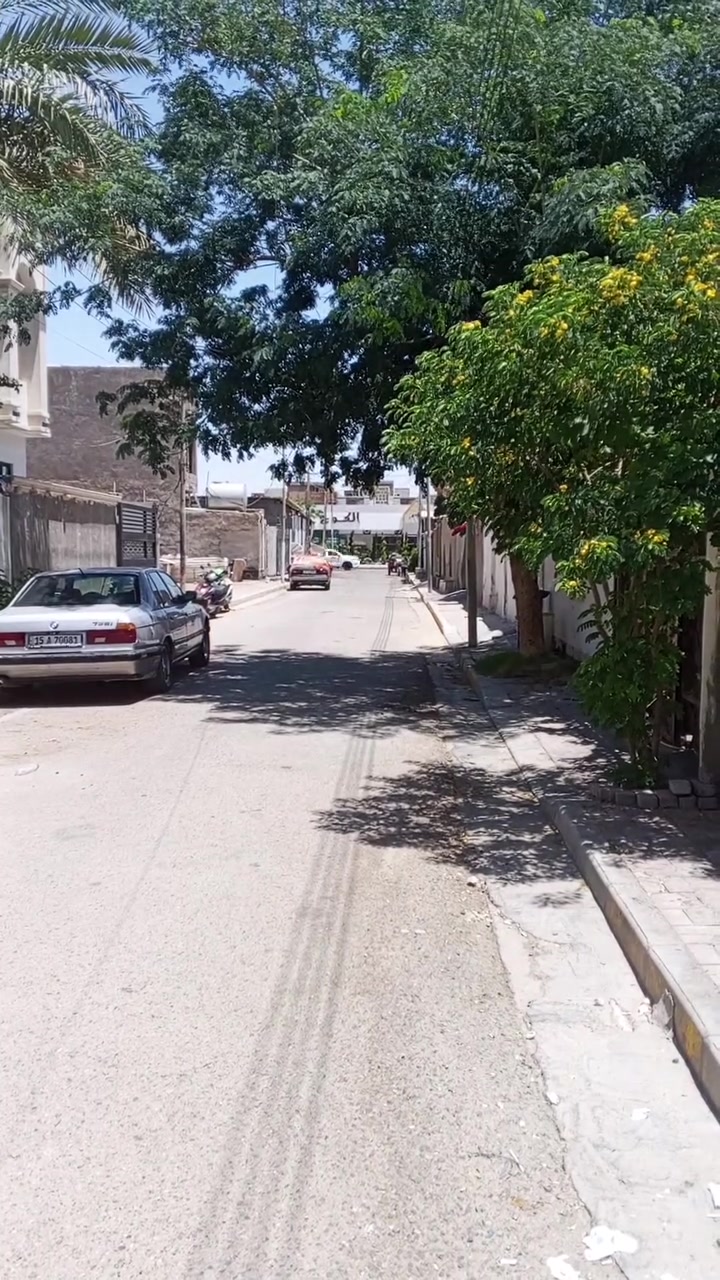 سلام عليكم يوجد مشتمل شارع مشاتل سعره 300 تكون عائلة صغيره وهذا رقمي للتواصل ***********
