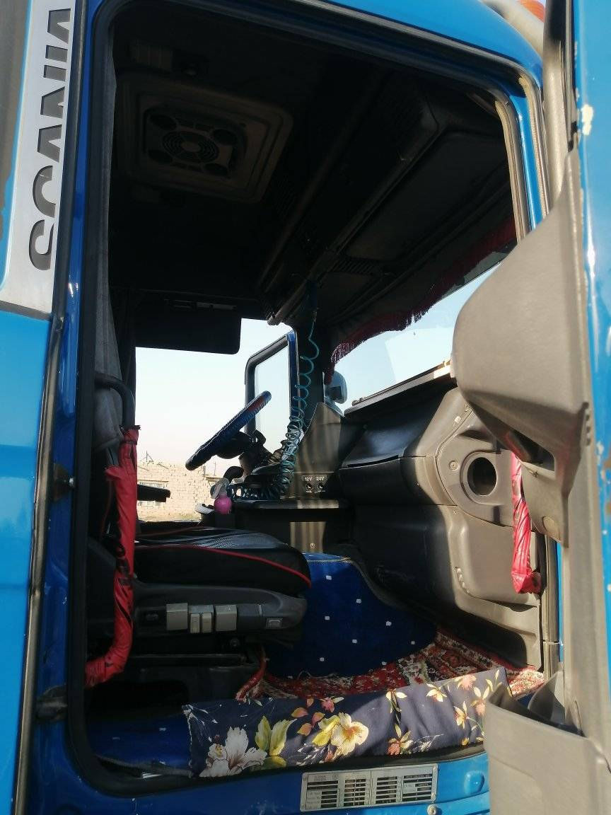 سكانيا مكينه 420 انجكتر بدون بخار كير كوبرا o 900.
   باج بطن شاصي طويل بلاد مكفول تبريد ثلج تخم تاير جوبلس خلفي سبرنك مقدم بلاد تحمل كبان فول بدي 17متر 

***********    ***********
