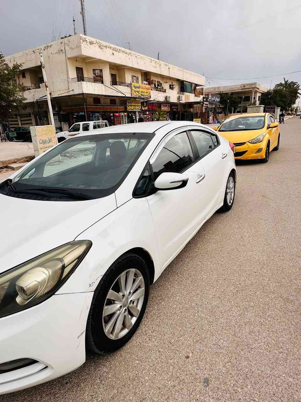 سيراتو 2014 للبيع 
السياره خير من الله سياره نضيفه وحلوه كشرها حلو نقص مابيها مكينه 1600 دوش  وهاذه سونارها موضح ب الصوره السياره ماشيه 140 الف حقيقي مكانها بعقوبه ديالى 
***********
السعر 115 وبيها مجال حك الجيه
