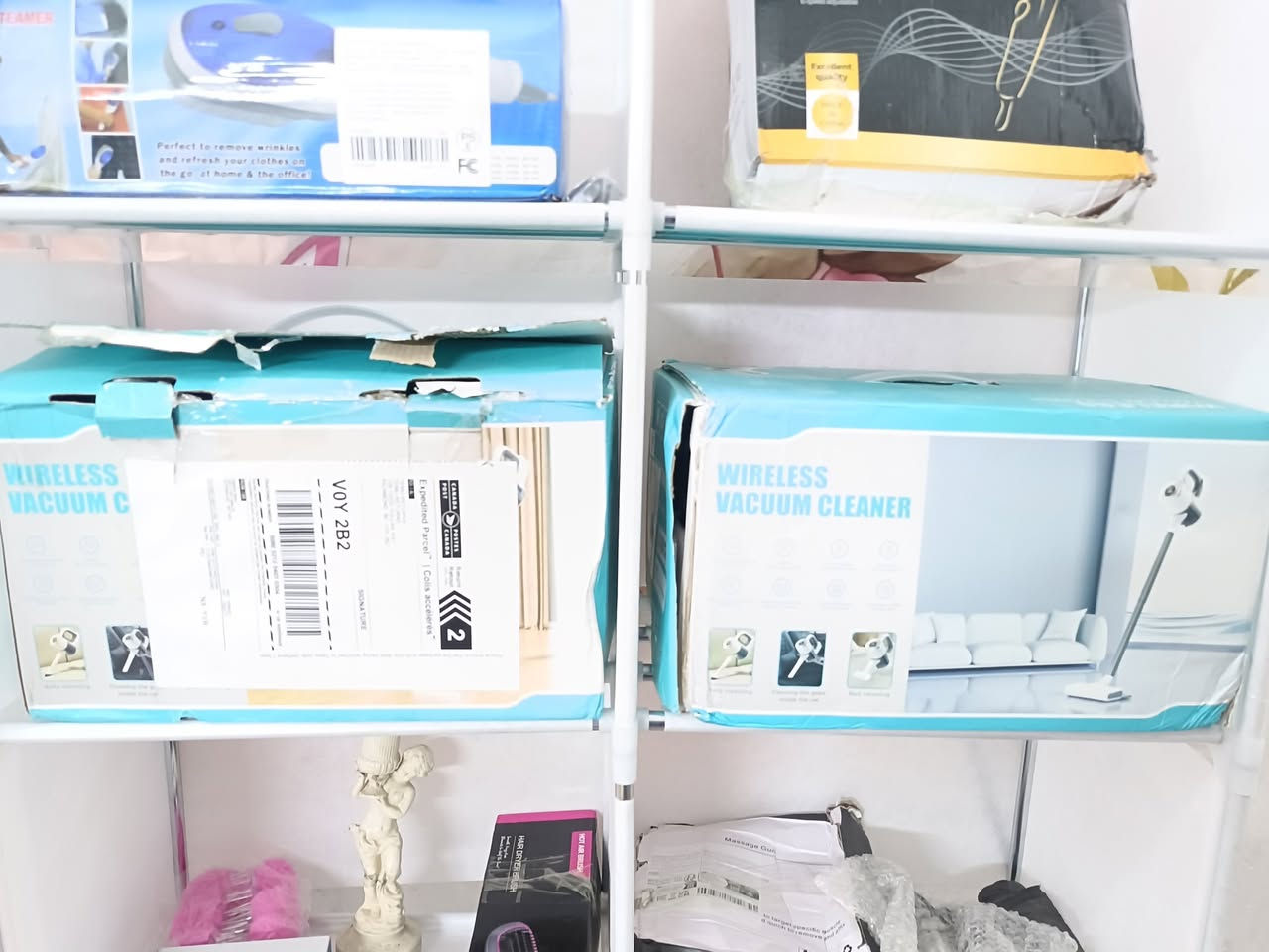 مكنسه كهربائيه هاذ الشكل عندي قطعتين نفس الحجم والشركه سعره الوحده 45 متواجد خاص وتساب***********وليخذهن ثنيهن ساهله ويدلل
