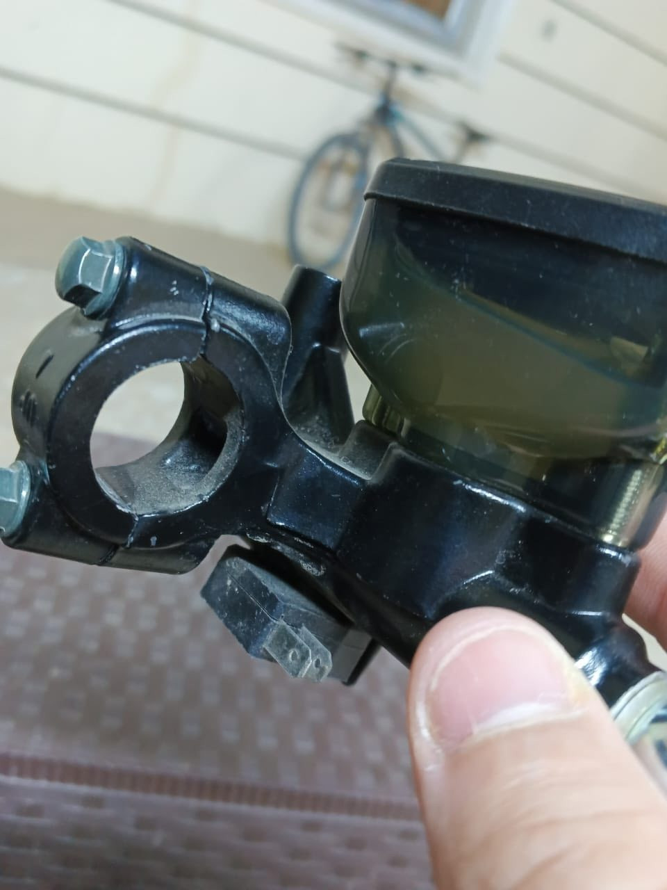 السلام عليكم
صالنصه كاتم مال سولك سعرها ٢٠ الف سولك مخزن وسعرها جوه السوك

عمبار كلج لجمين الدراجات الايراني السافان والتايكر والنامه مخزن سعر ٤٠الف جوه السوك

عقل رياضي خمسه كير سافان اصلي سعره ١٠الف و و وياه فيشه مربع

صالنصه رياضي خمسه كير اربعه كير سعرها با سوك ٤٥الف هايه ٢٥الف

درع اي دراجه ايراني او سولك سعره ١٠ الف

صالنصه مستعمل خمسه كير سعرها ١٥الف

(( الشراي يراسلني خاص أو يتصل على الرقم التالي *********** ))
