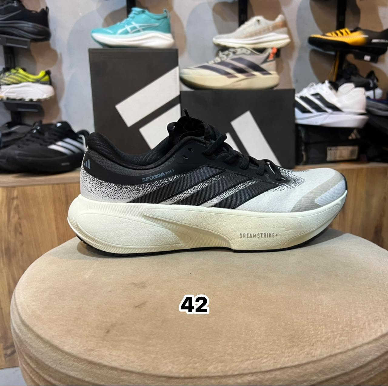 👟 أحذية رياضية رجالية ونسائية متنوعة 👟

متوفر لدينا تشكيلة واسعة من الأحذية الرياضية بأجود الخامات المتوفرة في السوق ( سوبر ماستر)، وبموديلات تناسب مختلف الأذواق.

💰 الأسعار تختلف حسب الموديل والقطعة.

📩 للاستفسار وطلب الصور والأسعار يرجى مراسلة الخاص.

🚚 عرض خاص: توصيل مجاني للطلبات التي تبلغ قيمتها 100,000 دينار عراقي فأكثر.

⚠️ ملاحظات مهمة:
• السعر ثابت وغير قابل للنقاش.
• يحق للزبون فحص البضاعة أمام مندوب التوصيل.
• بعد الاستلام لا نتحمل مسؤولية التبديل أو الاسترجاع.

أهلاً وسهلاً بكم


**إذا كنت صاحب هذا الإعلان وتريد حذفه لأي سبب، رجاءا أرسل رسالة إلى الدعم الفني**
