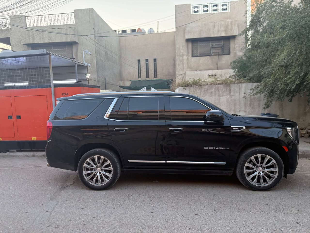 52,500دولار 

سلام عليكم جمسي دنلي 

موديل 2023
رقم بغداد
مكفولة 
مواصفات:
غراض شركة بعده دوسات وسماعات بلصندوك 
مغلفة bbf
بصمة عدد 2 وتشغيل عن بعد
 سلايد فتحتين بانوراما 
ماشية 60الف حقيقي
داتا شو وعرض على الجامة الامامية
شاشات خلفية 
لايتات زنون اصل عدسات
بلاجكتور زنون LED
داخل لونين 
بصمة ابواب 
تشغيل عن بعد 
كشنات  كهربائي 
كشنات خزن 
كشنات تدفئة وتبريد 
كشنات خلفية تدفئة 
كشنات مساج
دبلات كهرباء  
رادار امامي خلفي 
رادار نقطة عمياء 
رادار خط شارع 
كاميرات 360 
صندوك كهربائي 
شاشات عدد 3 
حساسات امامية خلفية 
ثلاجة 
ستيرن كهربائي 
ستيرن هيتر
مرايات كهربائي 
دوس كهرباء 

📍موقع بغداد
📍

💵 نظام البيع : نقد فقط 
📞 للتواصل *********** بغداد, العراق
