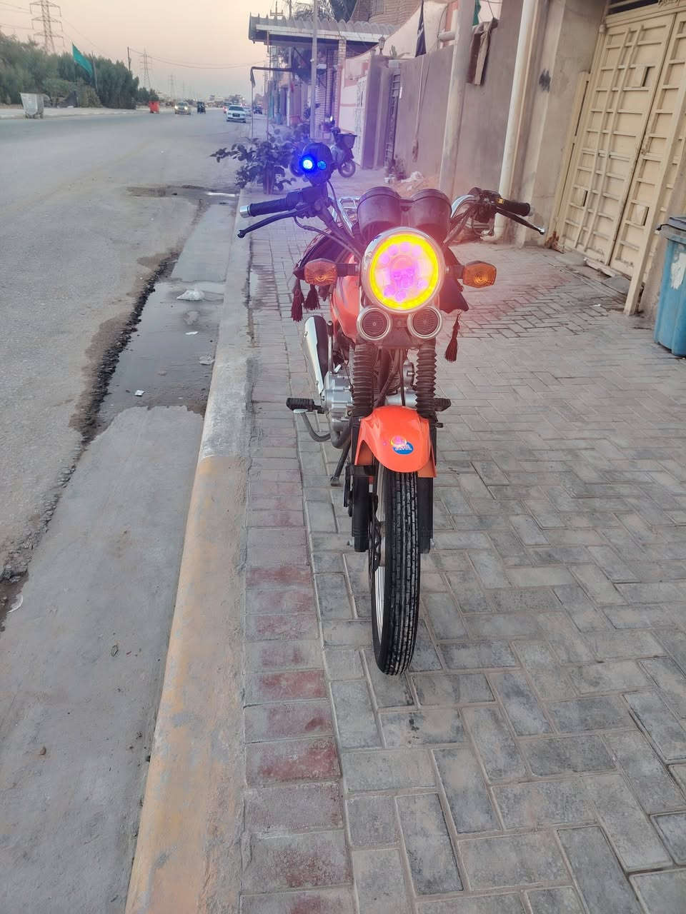 سلام عليكم. دايوان مديل ٢٣
اوراق اصواليه وصل معرض مداور يم مكتب حسين
دراجه نضيفه شوفتك عينك ما عايزه شي
تواصل خاص وبلخدمه
