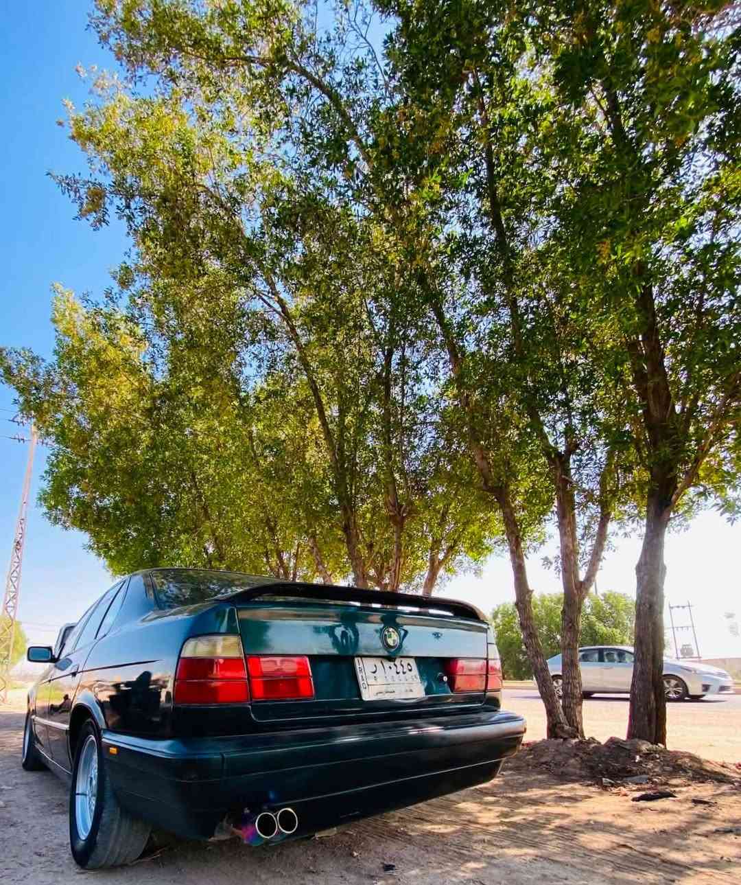 سلام عليكم
للبيع BMW حجم 525i مسكر عدل اصل
موديل 1991 كير محرك خير من الله 
صدر خلفي مامي جديد باتري جديد 
كهرباء كله شغاله مابيه كلوب طافي 
مكفوله من ضربه مصبوغه جمالية بدون قماره 
تبريد شغال ويا السويج ❄    بدون خياس سياره
شاشه 6 سماعات تخم ويل خلية حاوية 
سياره مال جناي تراي وين ماتريد
ملاحظه سياره صار عندي بل كير تخير بنمره 3 بس تمشي مامثره عليها شلعه ومعدل اكسن خفيف رون ناصي 
رقم بغداد شرط تحول /السعر 54 
مكاني بابل الإسكندرية ***********
