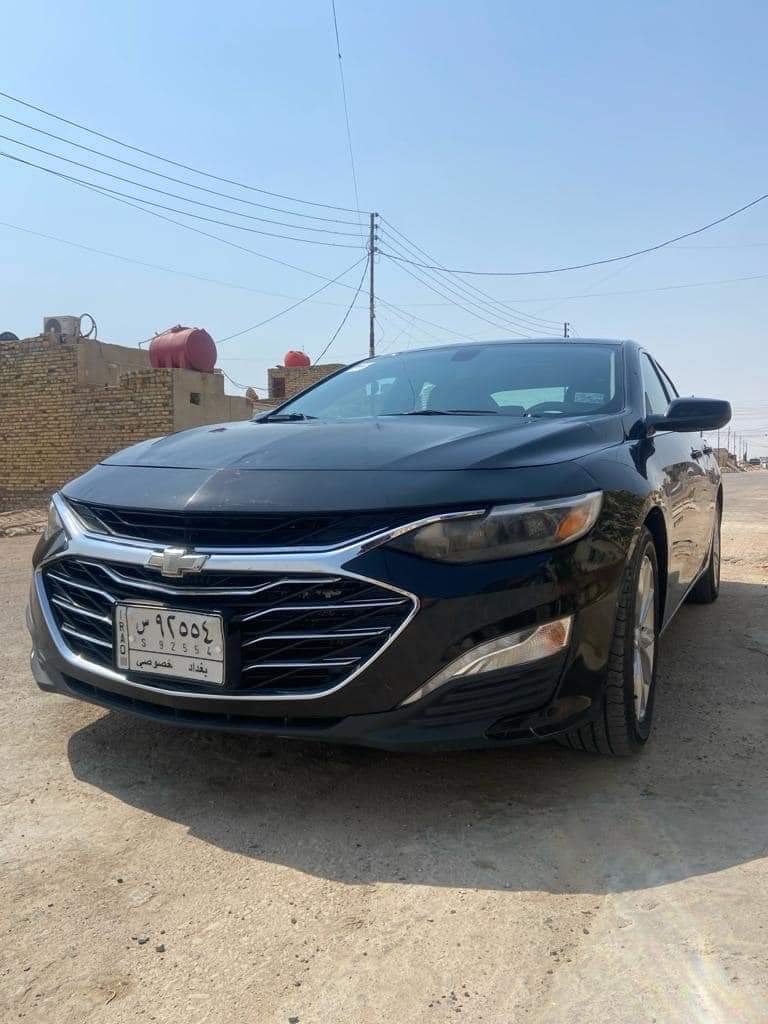 سيارة شيفروليه ماليبو 2020 للبيع بحالة ممتازة، اللون أسود، بدون أضرار حسب فحص السونار. السيارة محافظة جدًا ونظيفة من الداخل والخارج. مناسبة للعائلة وتأتي بمزايا راحة وأمان متقدمة.
