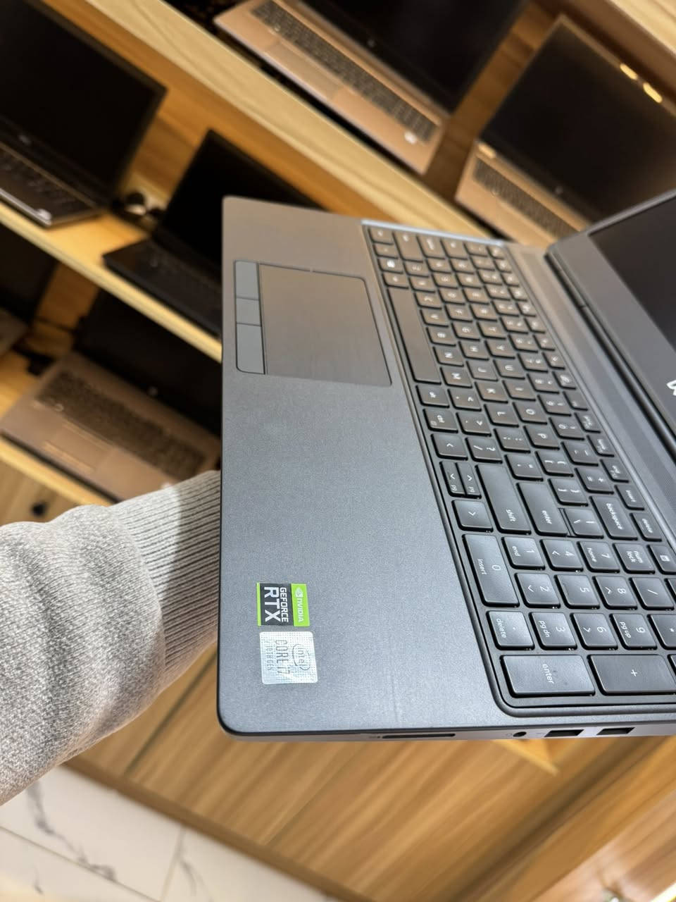 🚀 جاهز للتجربة اللي تخليك تكمل كل شغلك بدون توقف؟
🔥 Dell Precision 7550 🔥

                                                           Core i7-10850H🔹
🔹 رامات: 32GB
🔹 هارد: M.2 NVMe 1T GB
🔹 كارت شاشة: NVIDIA Quadro RTX 5000 16GB
🔹 شاشة 15,6 Fhd  مناسبة للشغل والجرافيك
🔹 أداء احترافي لبرامج التصميم والهندسة والمونتاج

🚀 شغل، تصميم، ألعاب… كل حاجة في جهاز واحد!
🎯 معمول مخصوص لـ:
✔️ الجرافيك التقيل
✔️ المونتاج الاحترافي
✔️ الريندر و الـ3D
✔️ المهندسين وشغل الشركات

🧊 ثبات تحت الضغط
⚙️ أداء يعتمد عليه
🖥️ شاشة تاتش دقيقة تفرق في الشغل

💬 لو شغلك محتاج جهاز يطلع أقصى أداء… ده مش هيخذلك.

📦 حالة الجهاز: ممتاز
🛠️ فحص كامل قبل التسليم

‎امكانيه الدفع كاش 💵 او عن طريق الڤيزا 💳

جميع الاجهزة بضمان #شهراستبدال 

‎‏‎متاح الشحن لجميع المحافظات 🚙

‎‏‎لو عايز تعرف أكتر عن منتجاتنا وخدماتنا

 إبعتلنا رسالة على صفحتنا 💌⁩ 📞
او عن طريق الواتس.    
 📩01500221757
 📞0100761194


**إذا كنت صاحب هذا الإعلان وتريد حذفه لأي سبب، رجاءا أرسل رسالة إلى الدعم الفني**