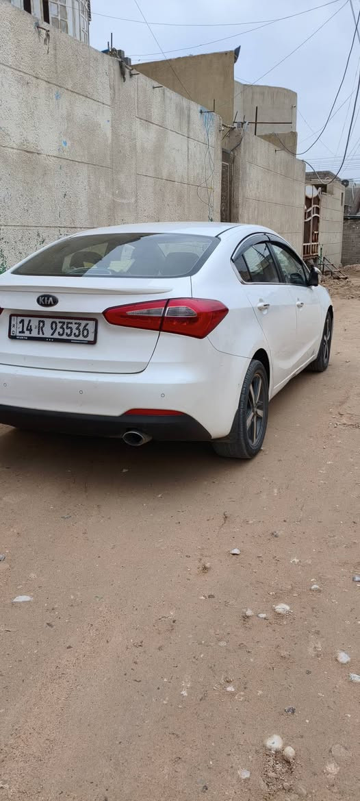 سيراتو 14 خليجي كفالة
سنوية باسمي لل27
ثلاث انضمة قيادة 
تحكم سترن
لايت زنون 
السيارة جاهزة حدادية
تخم تاير  مكينة 1600 دكشن عالي السيارة جاهزة وحلوة مال جناي
‏‪***********‬‏
