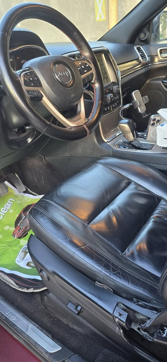 السلام عليكم
جيب ٢٠١٧ أمريكي كلين بدون ضربة رقم بغداد تخم تاير صدر خلفي وامامي جديد ليمتد فتحة .تشغيل عن بعد مكفولة من الضربة تدفئة تبريد السيارة اي نقص مابيها .السيارة ماشية ١٠٠ .سيارة كولش حلوة وجديدة مكانها المحموديه ناحية اللطيفيه. السعر ٢٤٠$وبي مجال بسيط للاتصال ع الرقم ***********
***********
