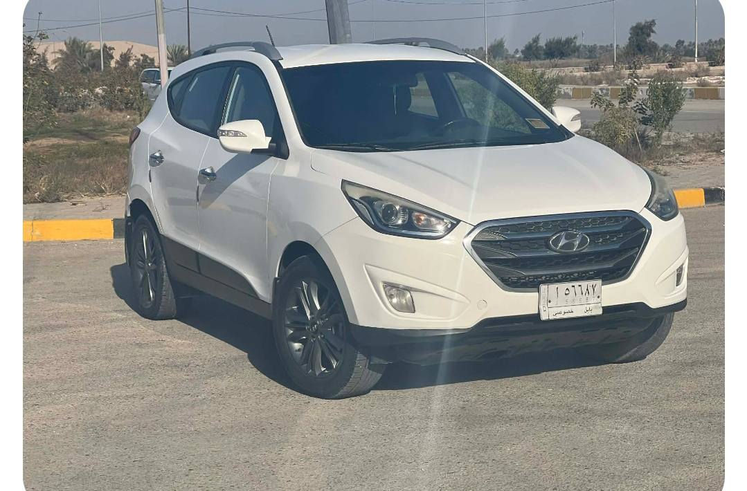 السلام عليكم توكسان موديل 16 نضيفه بمنعه الكلمه وبيه سونار جديد مكانه البكرلي تفاصيل اكثر اتصل علا الرقم ‏‪0783 889 8123‬‏
 ‏‪0783 809 0252‬‏
