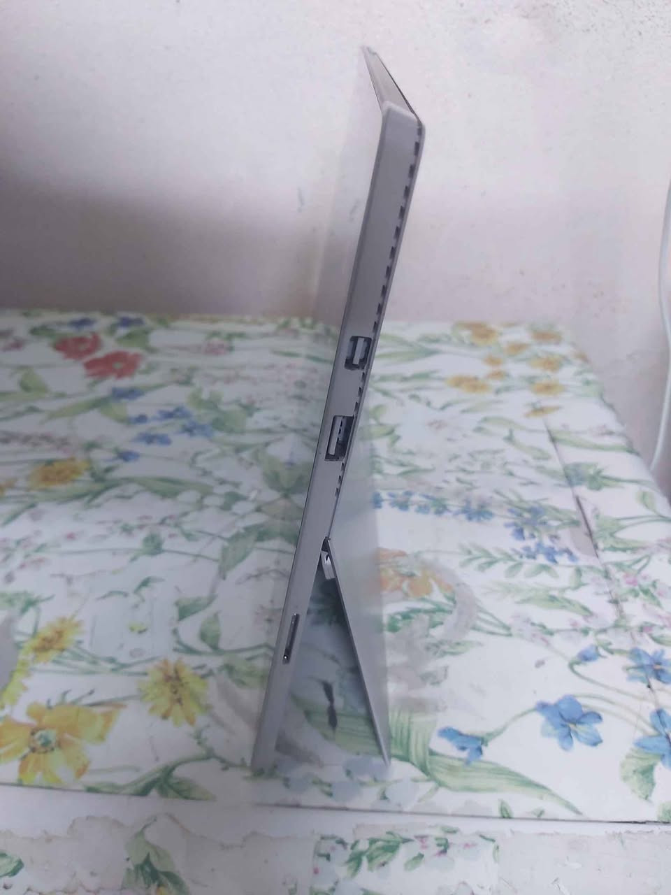 سيرفس برو 4 
معالج i5 جيل سادس 
رام 8 
هارد 256ssd
بطارية اكثر من ساعتين 
الملحقات شاحنة وكيبورد بلوتوث منفصل
مكاني موصل حي الكرامة لا يوجد توصيل موصل, نينوى


**إذا كنت صاحب هذا الإعلان وتريد حذفه لأي سبب، رجاءا أرسل رسالة إلى الدعم الفني**