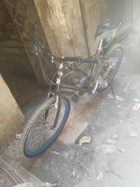 صلاح الدين • دراجة • صغيرة