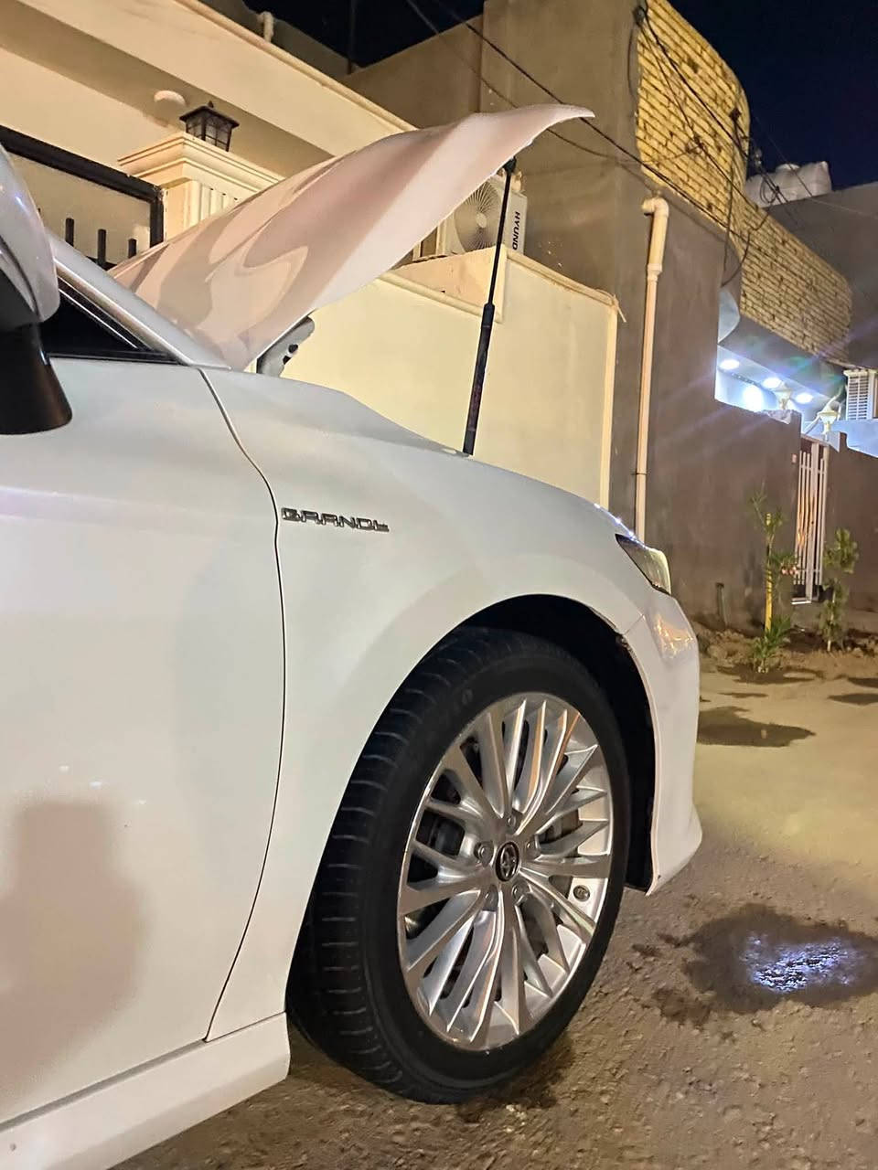 سلام عليكم 
كامري لبيع مديل ٢٠١٩
SE 
فول مواصفات 

V6
خليجي شوكت sas
قطعه وحده صبغ الجاملغ المامي بس 
السعر ١٩٠ وبيه مجال 
***********
