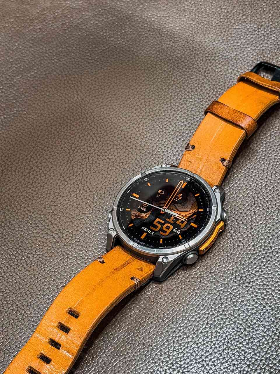 للبيع | Garmin Fēnix 8 Sapphire AMOLED Titanium 47mm للحجز خاص أو واتساب ***********
📍 مستخدم قليل – بحالة ممتازة

🛡️ نسخة SAPPHIRE بزجاج قوي مقاوم للخدش
🔆 شاشة AMOLED ممتازة للألوان وسطوع عالي
⏱️ قياس 47mm – حجم مثالي للرجل والأنثى
⚙️ هيكل Titanium خفيف وفخم وقوي
📍 GPS دقيق متعدد الأنظمة
💪 عمر بطارية طويل يدوم أيام في الاستخدام المكثف
🏃‍♂️ دعم كامل لرياضات متعددة + تتبع احترافي
📊 مراقبة نوم، نبض، ستريس، VO2Max، Pulse Ox
📈 مدعومة بـ خرائط وأداء تدريب متقدم
📱 إشعارات ذكية وتوافق مع الهاتف

🎁 الساعة مع سوارين إضافيين:
🟠 السوار الأصلي برتقالي
⚫ سوار جلد + سوار ربّل أسود – جاهزين للتغيير حسب الستايل 
#garmin #fenix8 #ساعات_رياضية #ساعات_كارمن_في_العراق #صحّة
