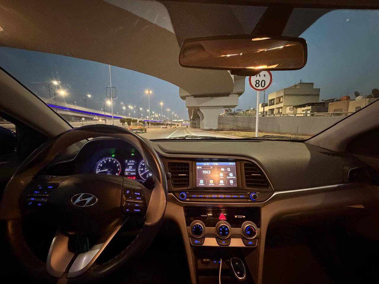 سلام عليكم
النترا 2019 وارد أمريكي – ازرق

محرك 2000 دوش– كير ATM 

شاشة كار بلاي – تحكمات ستيرن

مثبت سرعة – رادار – تحديد مسار – نقطة عمياء

ثلاث قيادات – منضومة زنون وباقي المواصفات معروفة 

السيارة : بيهة اصبع بلبنيد معدل بارد  وصور الحادث موجوده  

كفالة شواصي و لغود و كير و مكينة 

رقم بغداد 

ماشية 50 ميل 

📍 العطيفية 

💰 السعر:139  

📞 التواصل:***********  متوفر واتساب
