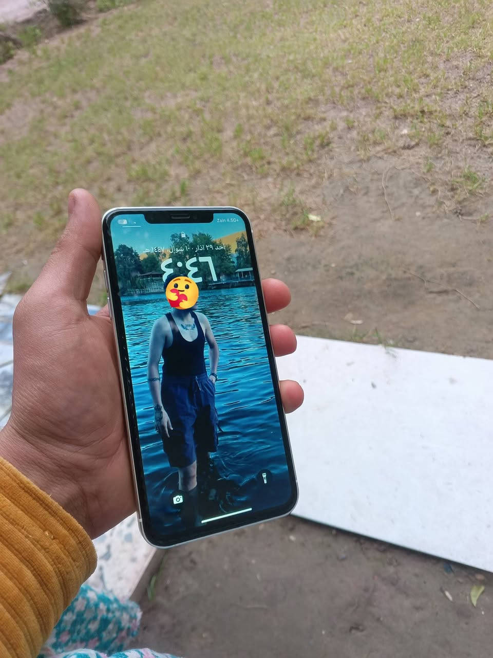 سلام عليكم ايفون x max محور 17 برو ماكس 
ذاكره 256  
سعر 250 مكان تاجي شط *********** واتساب
