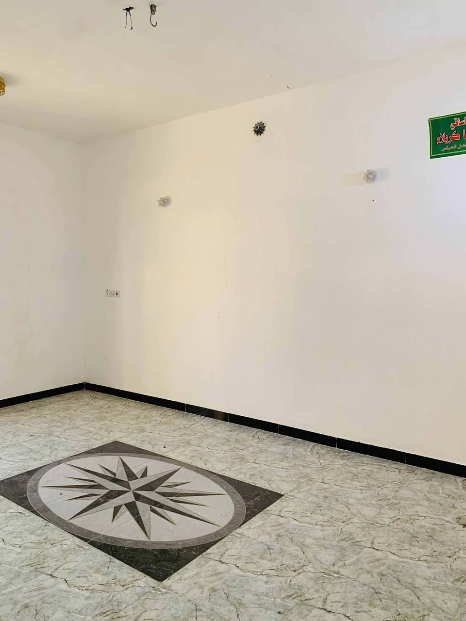 السلام عليكم
بيت للبيع 

زراعي سند 25 مداور سند بل طابو 

الموقع شارع الحمام الشارع الثاني بعد الجامع 

المساحة 150 متر 

غرف عدد 2 وصالة وبراني ومطبخ  وصحيات خارجي وداخلية مع حديقة
 التواصل مع الرقم ***********
