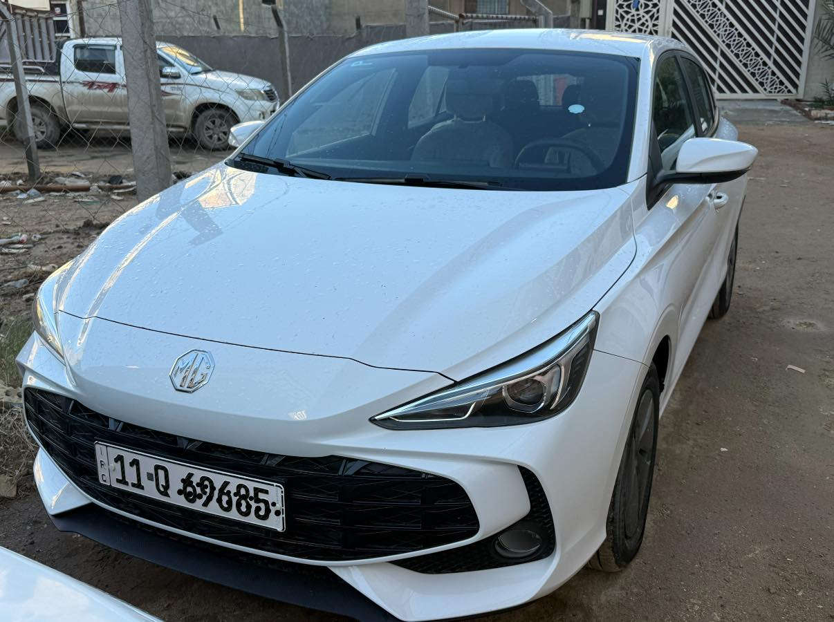 السلام عليكم 

سيارة MG3 موديل 2025 للبيع 

 رقم بغداد ، المواصفات العادية ، ماشية 20 ألف قابلة للزيادة ..
 كفالة عامة ، جديدة والعناية دورية ، شخط بسيط بالدعامية .. 
 
-محرك 1500 تنفس طبيعي (دوش)
-كير اوتوماتيك 
-شاشة وكامرة 
-حساسات خلفية 
-كشافات امامية هايلوجين 
-اشاير بالمرة الجانبية 
-بك لايت LED 
-تحكم مقود جهتين 

***********

السعر 100 ورقة قفل بيع مستعجل جداً  
ماابيع باقل شكرا لتفهمكم
