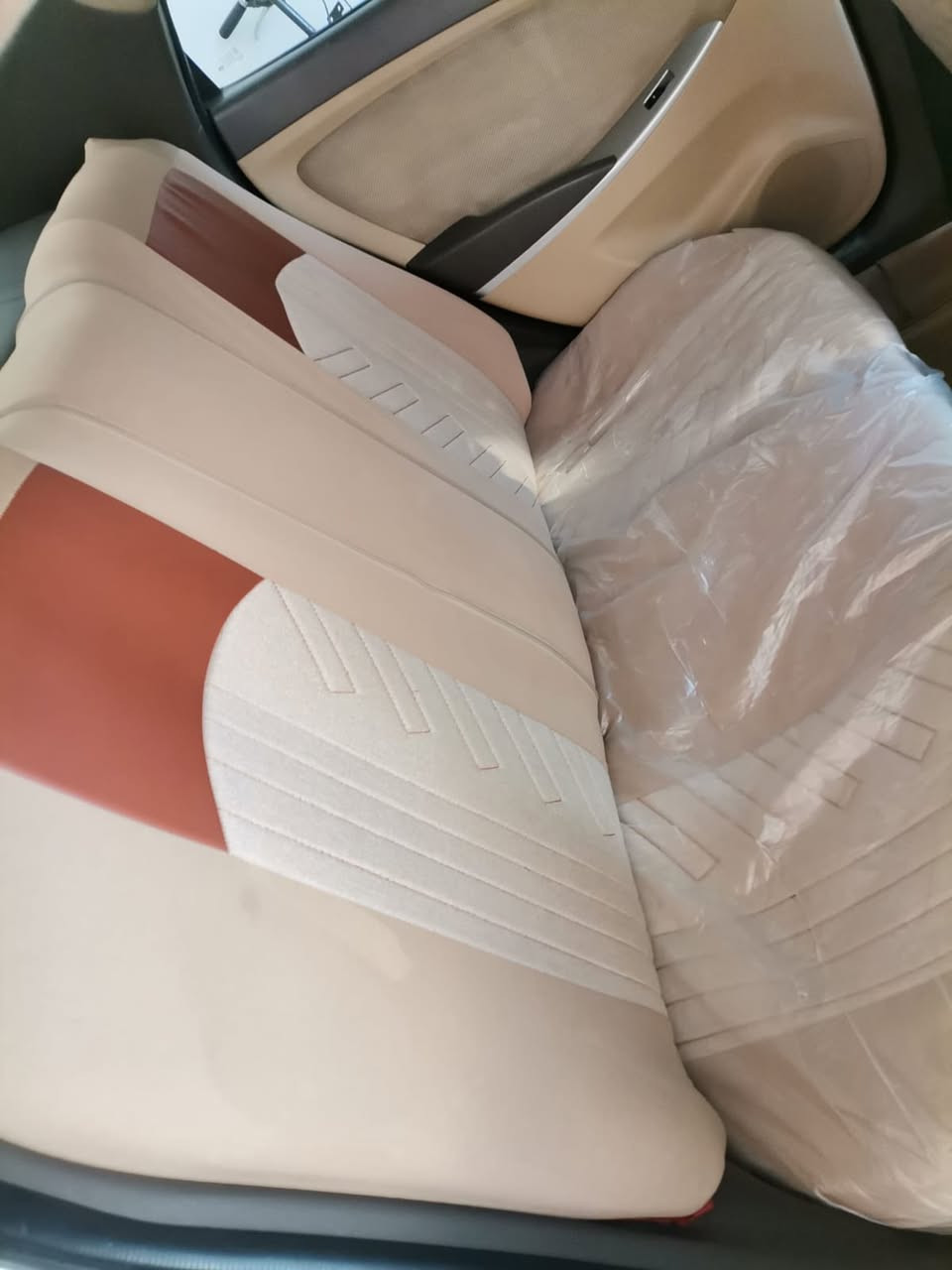 السلام عليكم اكسنت خليجي موديل 2015بيه نصف باب صبغ اثر دحجه خفيفه فول مواصفات سياره مال بيت كير مكينه تبريد تدفئه تخم تاير كله جديد مكانه بغداد الغزاليه السعر 117وبيه مجال حك الجيه للاستفسار اتصل *********** واتساب موجود خاص ما اريد
