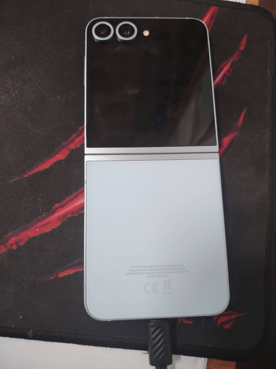 السلام عليكم ورحمة الله وبركاته
للبيع او مراوس ب اللترا ٢٤ او ٢٣ 
SAMSUNG Z flip6
جهاز جديد ب معنى الكلمه استخدام شي بسيط جدا داخل ب ضمان لسنه ٢٠٢٧ مركز الفهد معروف ب عافيه ع صاحب النصيب *********** واتساب /مكاني بغداد
