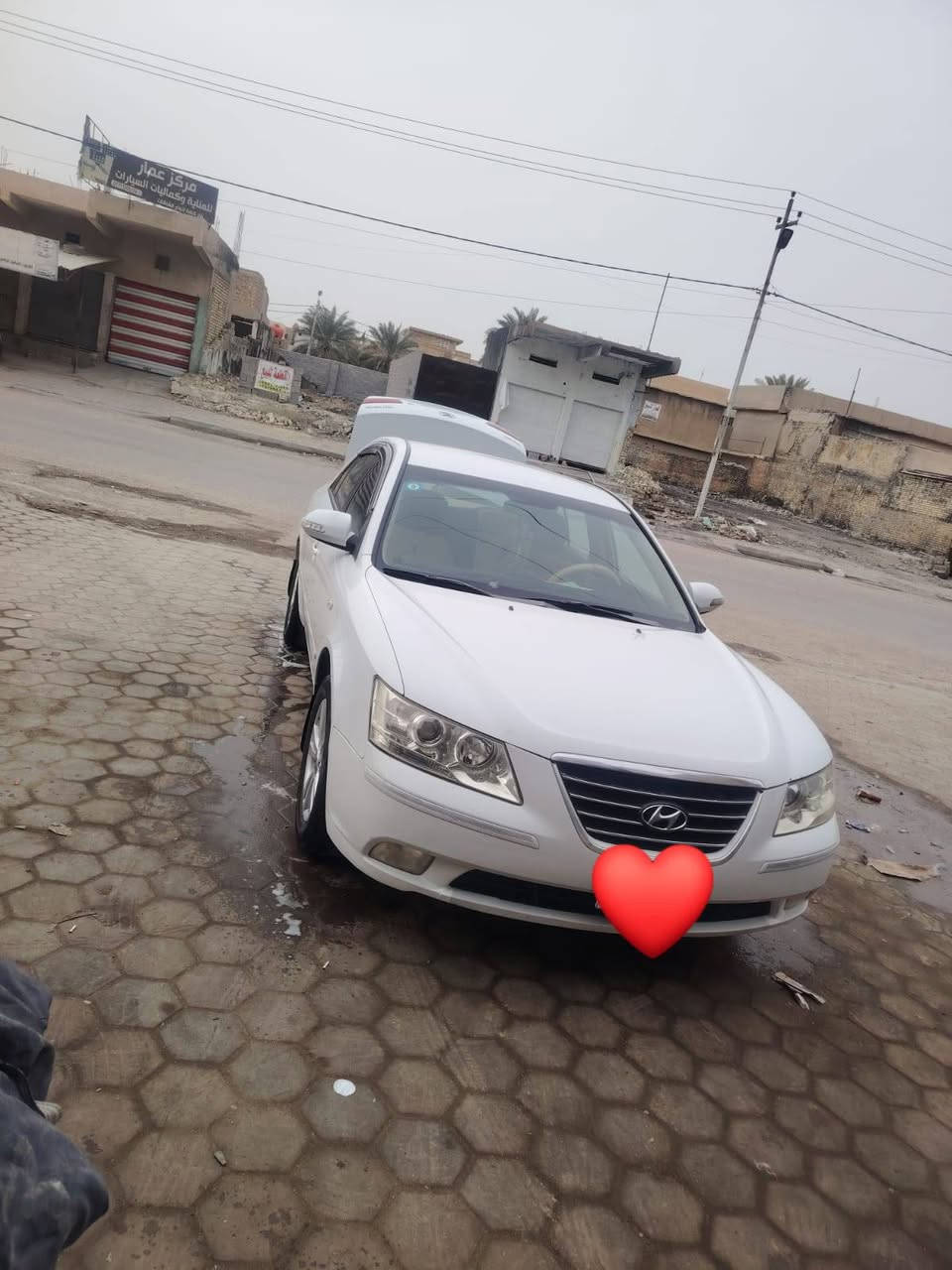 سوناتا 2009 خليجي مكفول بيه قطعه وحده مبدله  باب خلفي والباب القديمه موجوده بيهه  طخه بصيطه   عندي يتصلح.... مكان  كوت لستفسار تصال على رقم *********** رقم بغداد حلوه
