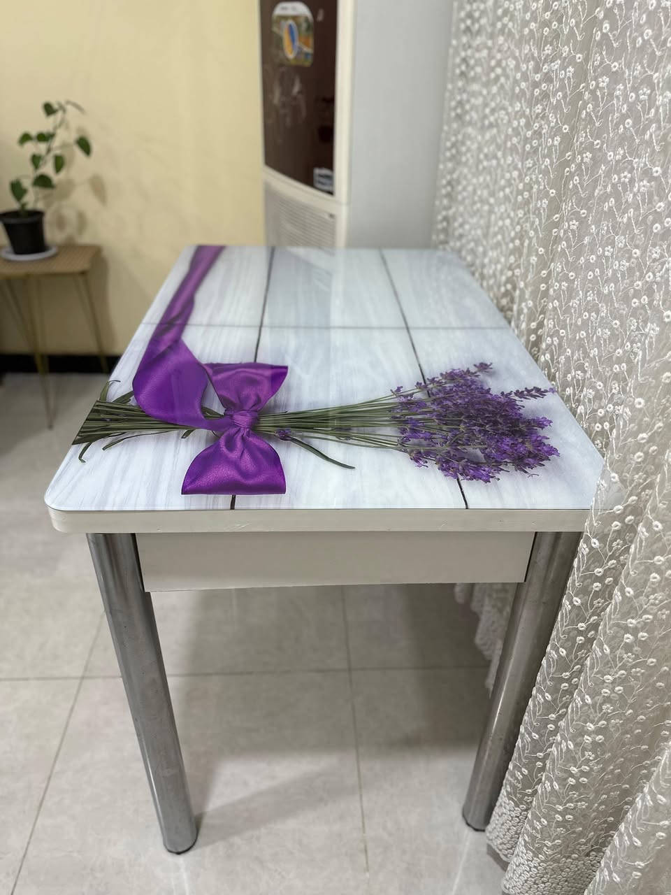 السلام عليكم أخوان 
ميز طعام للبيع نظيف جداً يتكبر ويتصغر مع كراسي 2 عظم عجاج بيض 
سعره 65 الف قفل مابي مجال 
العنوان بغداد الحرية الدور نهاية شارع زين العابدين 
الشراي يدخل خاص


**إذا كنت صاحب هذا الإعلان وتريد حذفه لأي سبب، رجاءا أرسل رسالة إلى الدعم الفني**