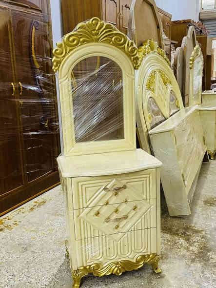 غرفة نوم عراقي مستخدم اخو الجديد وباسعار  شغل درجة اولى مرتب 
السعر 800 وبيها مجال 
رقم الهاتف *********** بعقوبة
